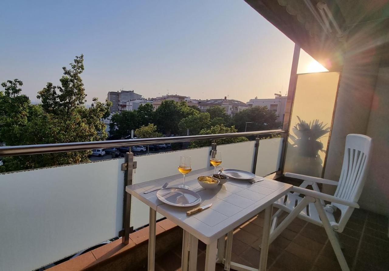 Piso En El Centro Con Vistas Al Mar Y Balcon Apartment Росес Екстериор снимка
